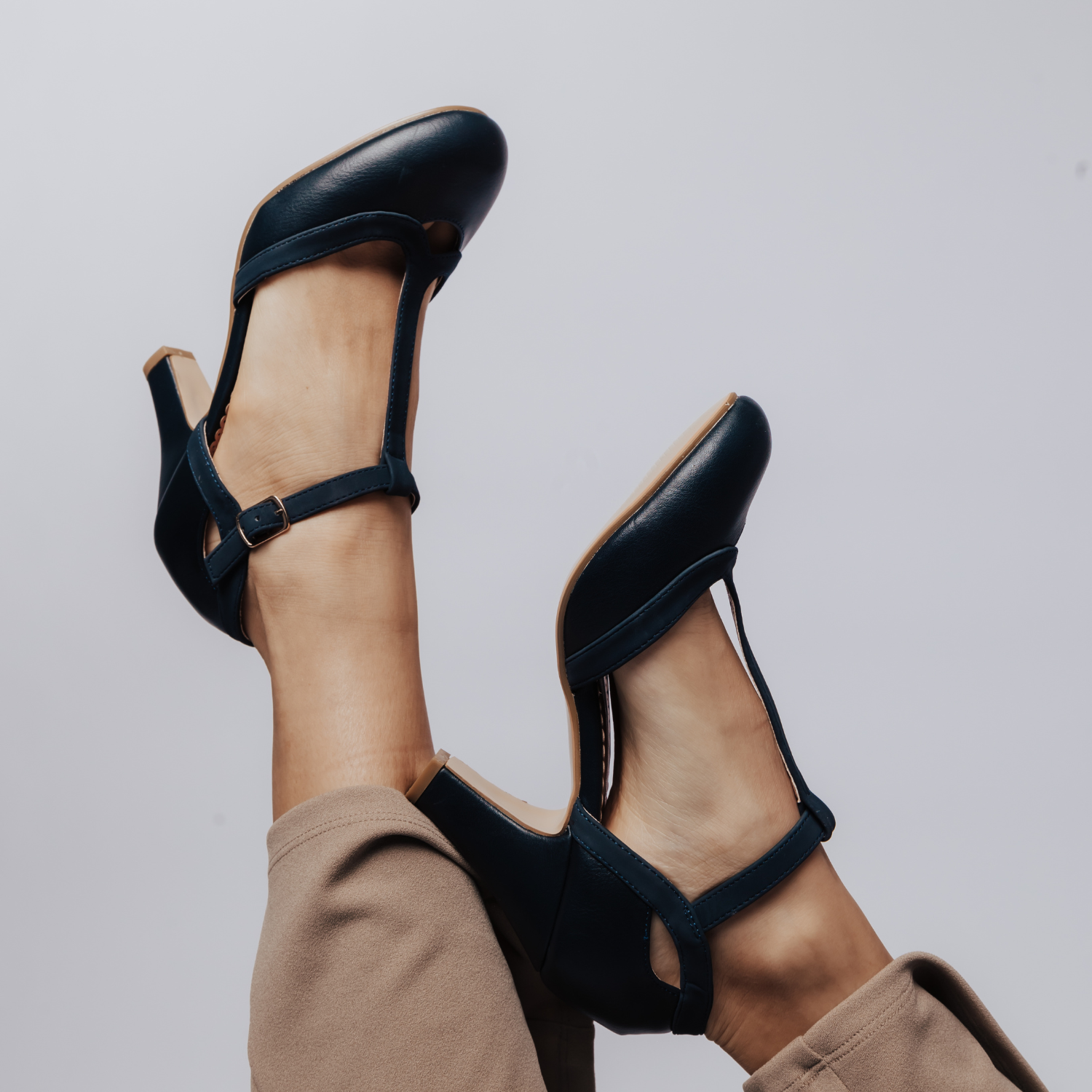 OLINA T-STRAP PUMP HEELS IN NARROW