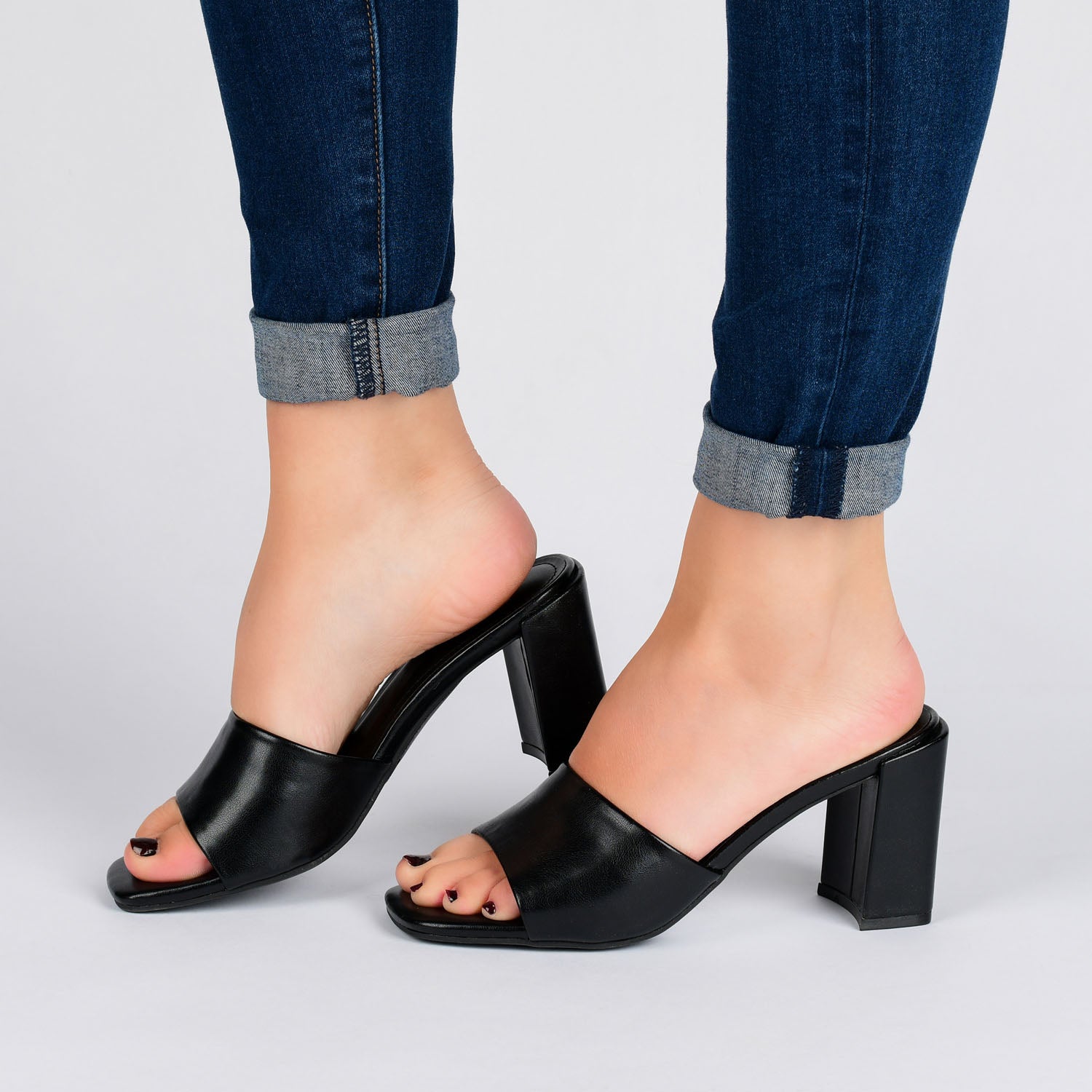 ALISIA MULED BLOCK HEELS IN VEGAN LEATHER