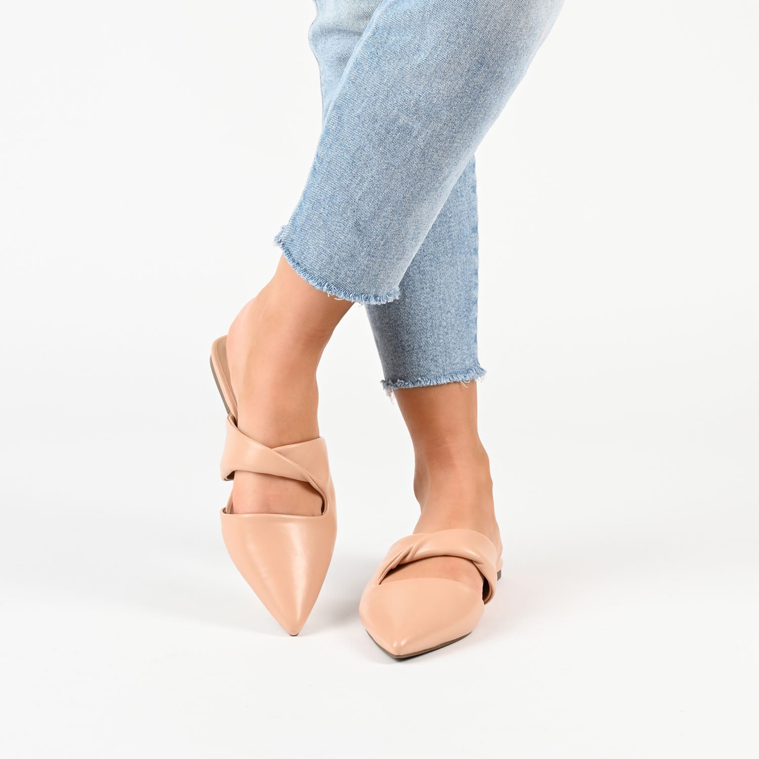 ENNISS MULE FLATS IN VEGAN LEATHER