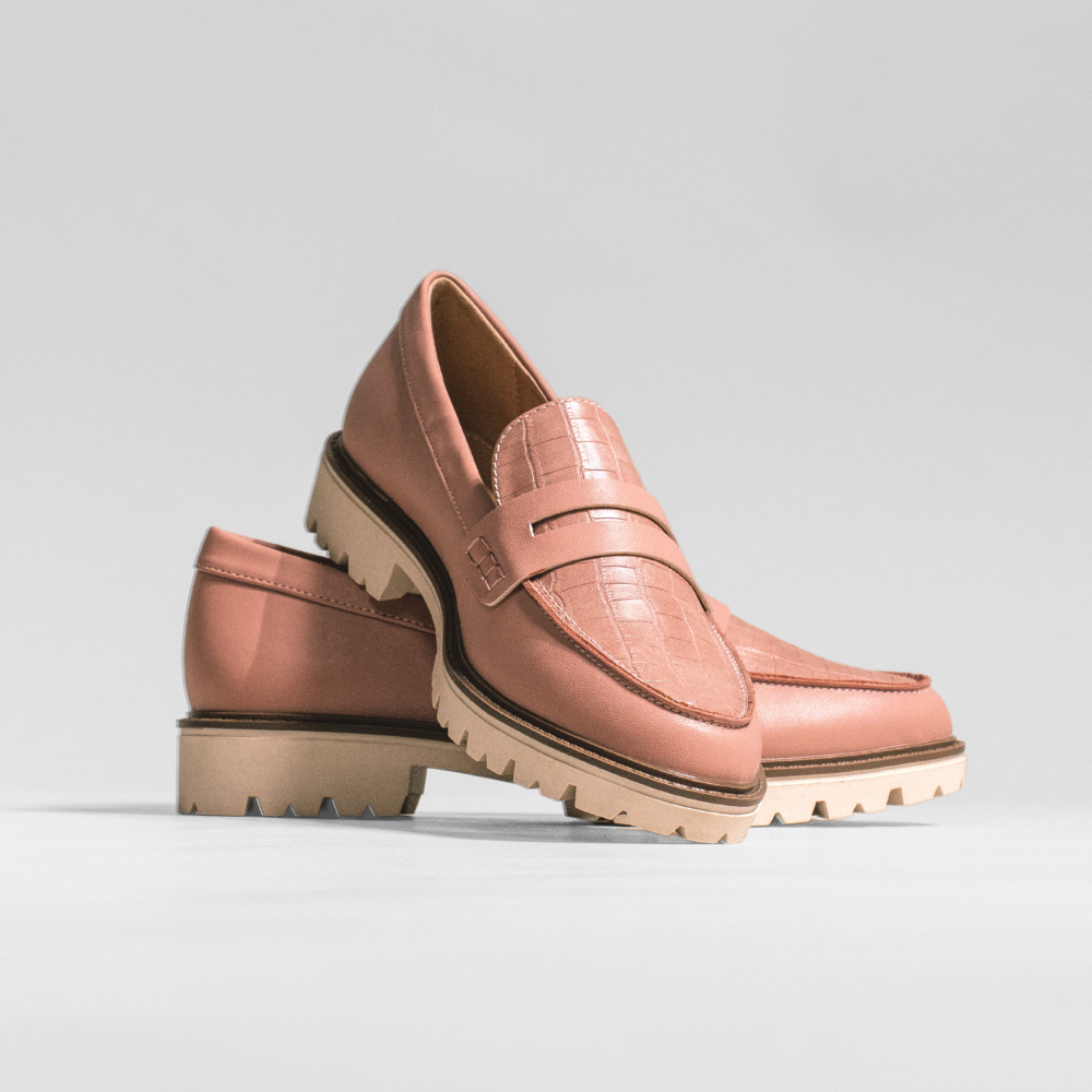 KENLY VEGAN LEATHER LOAFER FLATS IN WIDE - Blush PU