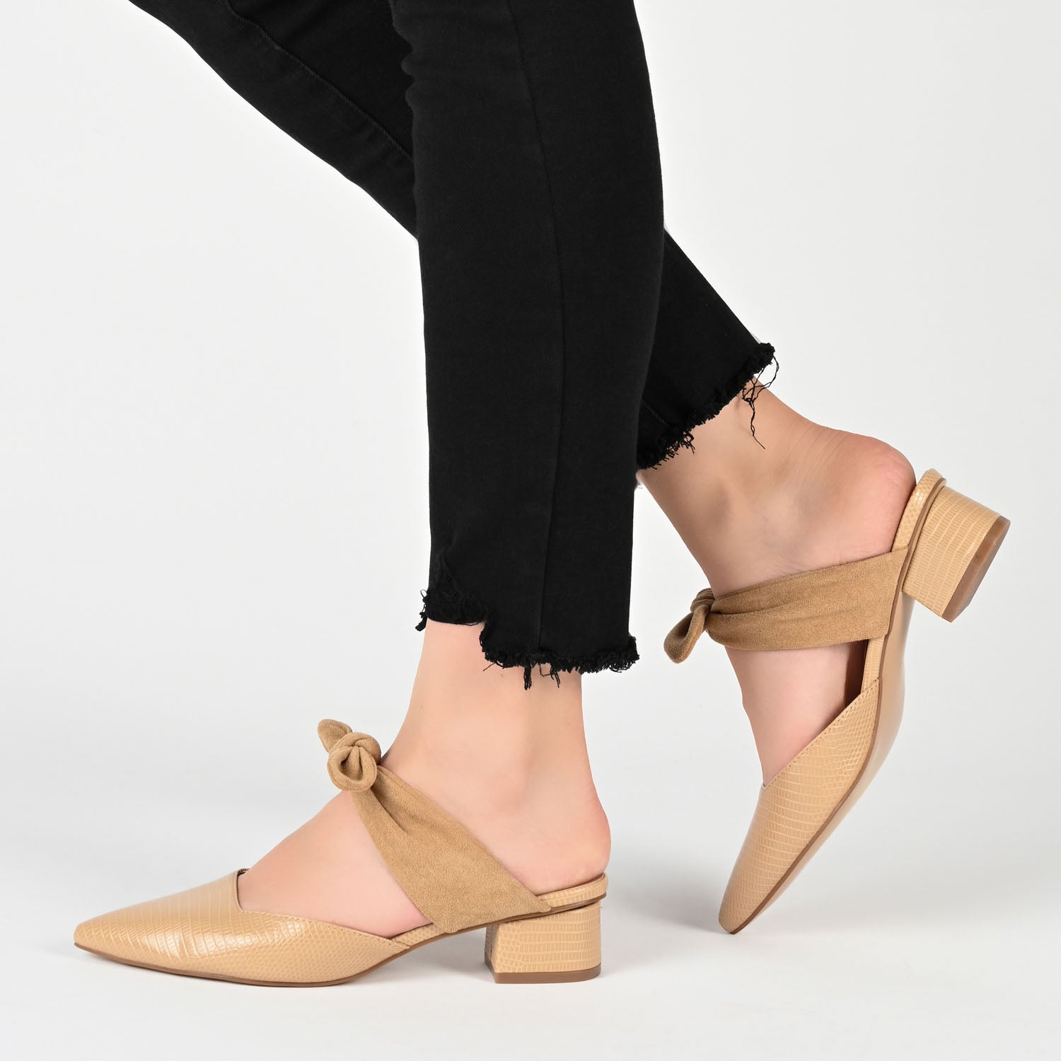 MELORA LOW BLOCK HEELS IN VEGAN LEATHER