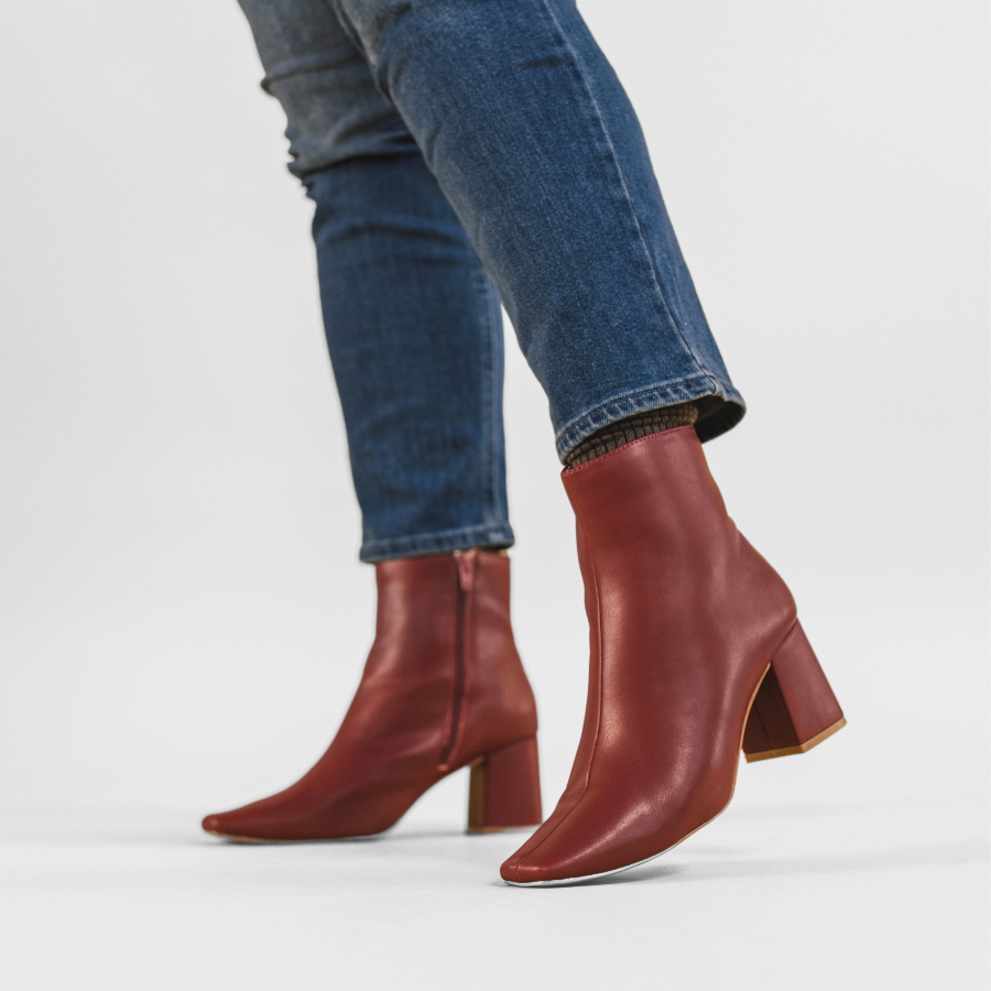 HAYLINN SQUARE TOE BOOTIES IN VEGAN LEATHER - Brick PU