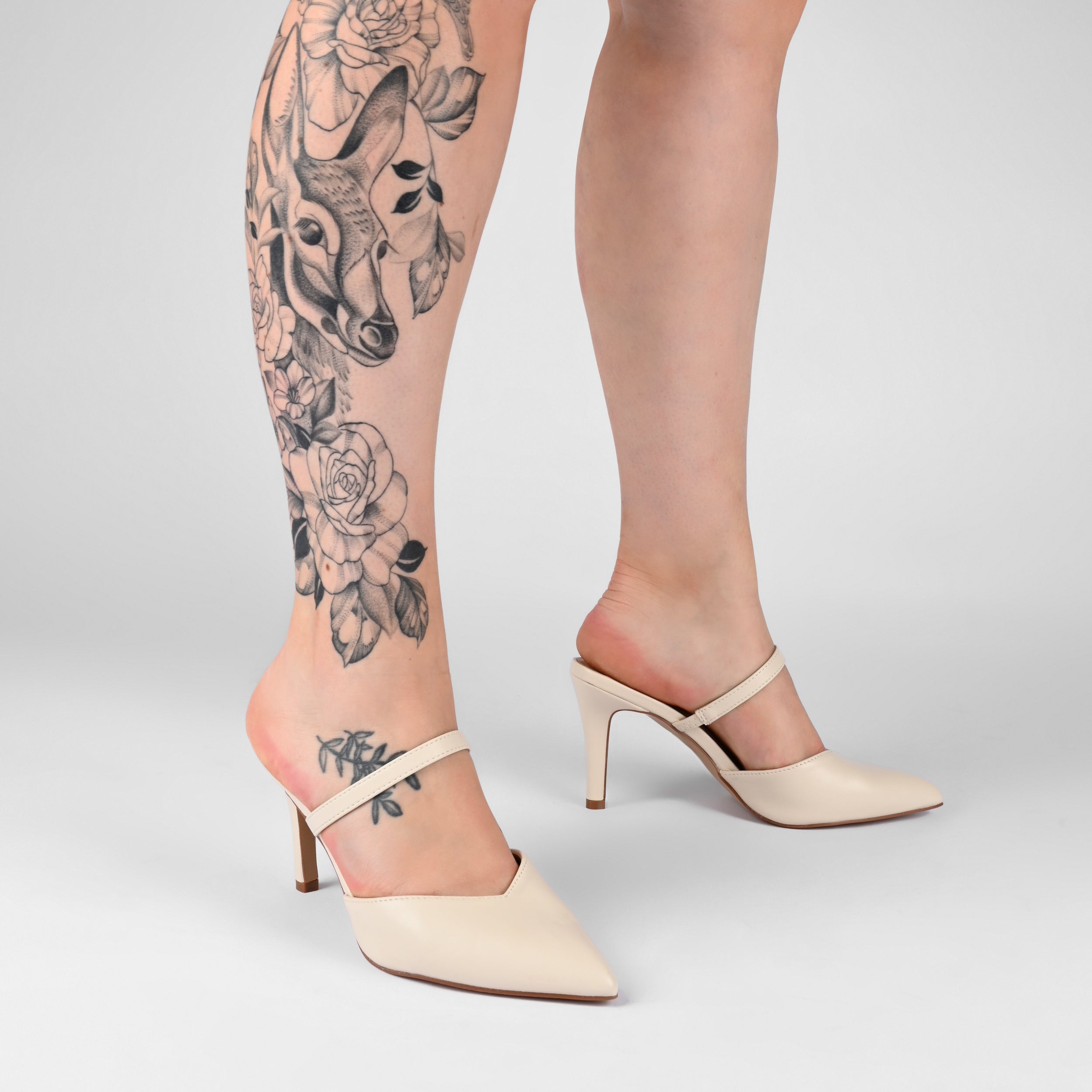 YVON WARM SHADE STILETTO PUMP HEELS IN WIDE - Cream