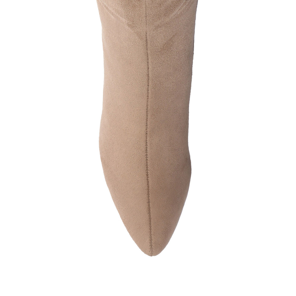 AMEYLIA KNEE-HIGH BOOTS IN FAUX SUEDE