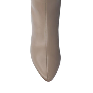 AMEYLIA KNEE-HIGH BOOTS IN EXTRA WIDE CALF