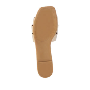 ARRINA SLIDE SANDALS IN BASIC PATENT - Nude Patent