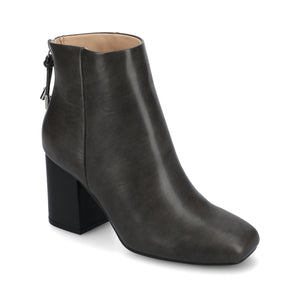 AUDRINA BLOCK HEELED BOOTIES IN FAUX LEATHER