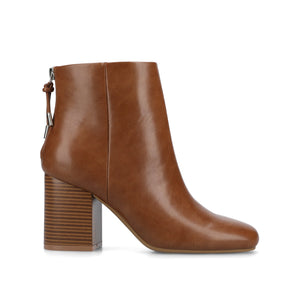 AUDRINA BLOCK HEELED BOOTIES IN VEGAN LEATHER - Cognac PU