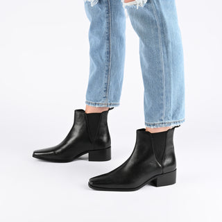 BROOKLEE CHELSEA BOOTS IN LEATHER