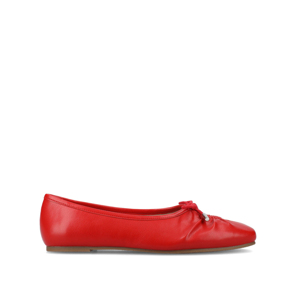 CALLEE FAUX LEATHER BALLET FLATS IN WIDE