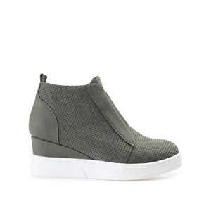 CLARA WEDGE SNEAKERS IN VEGAN LEATHER - Olive PU