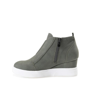 CLARA WEDGE SNEAKERS IN VEGAN LEATHER - Olive PU