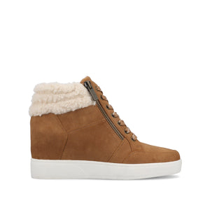 CLARITY HIGH TOP WEDGE SNEAKER - Cognac
