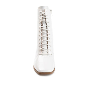 COVVA LACE-UP BOOTIES IN WIDE - Bone Patent