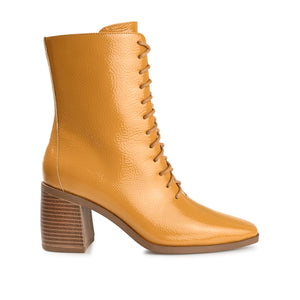COVVA LACE-UP BOOTIES IN WIDE - Mustard Patent