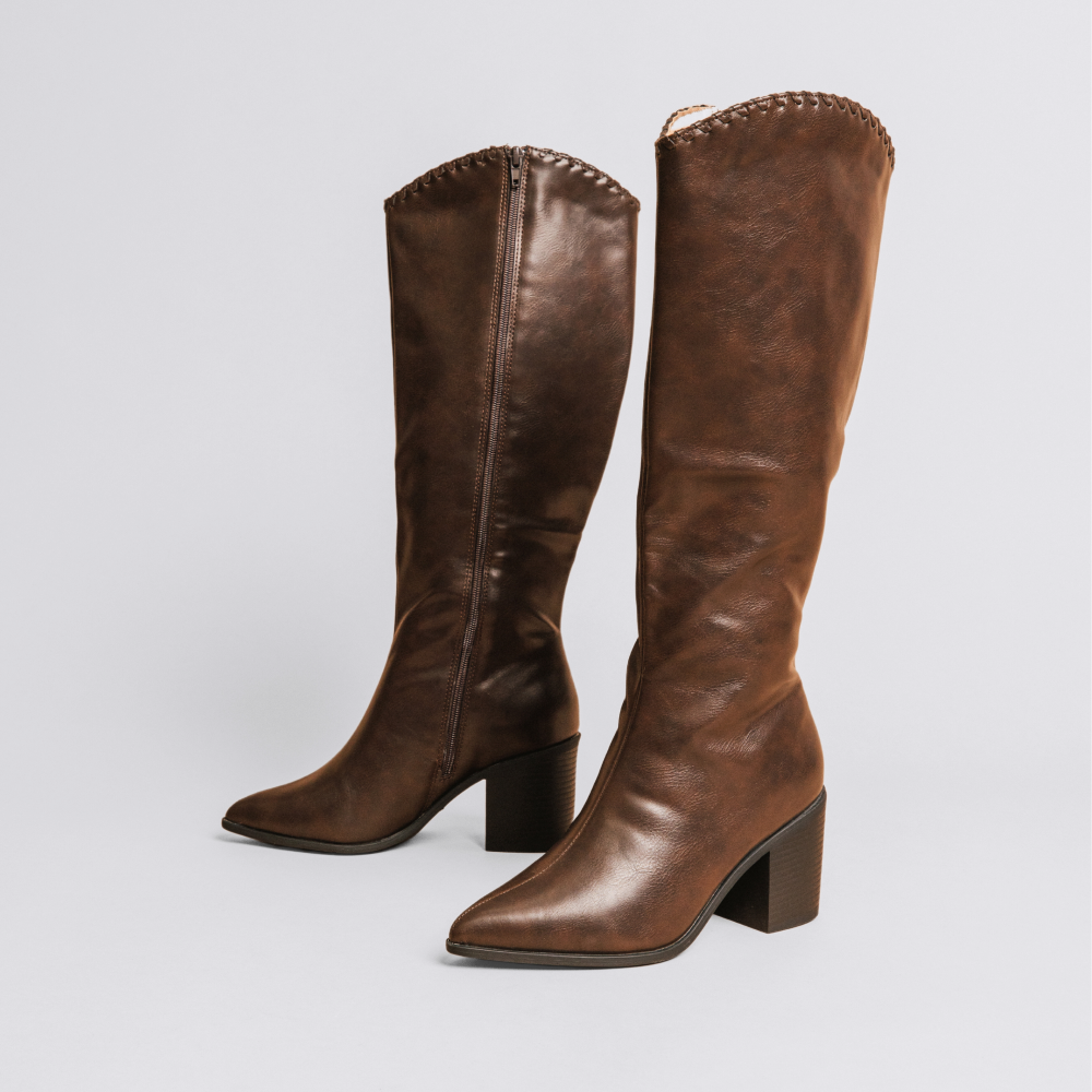 DARIA COWGIRL BOOTS IN FAUX LEATHER