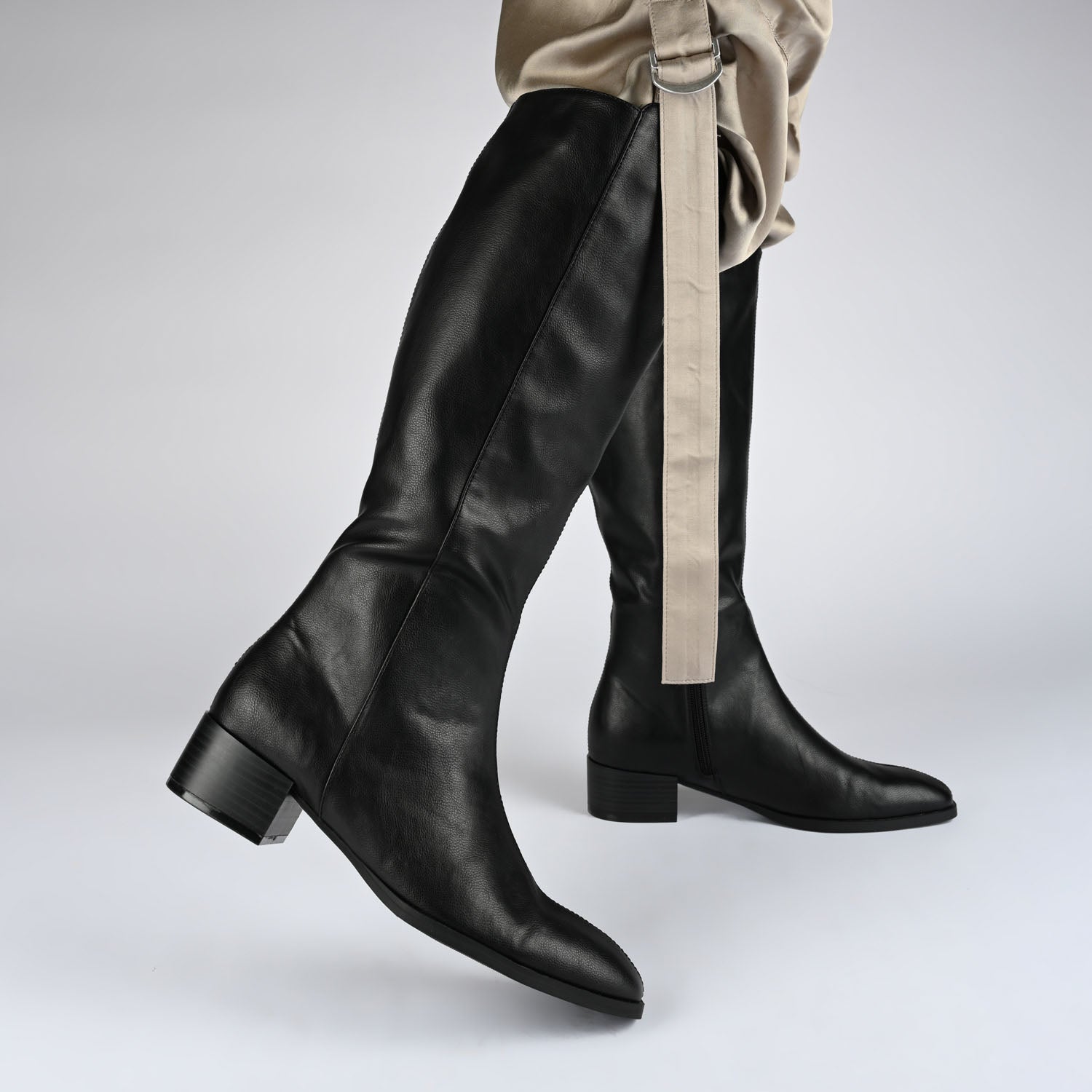 DEVRI KNEE HIGH BOOTS IN VEGAN LEATHER - Bone