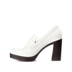 EZZEY BLOCK HEEL LOAFERS IN WIDE - White