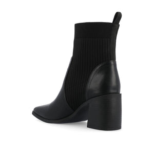 HARLOWE CHELSEA BOOTIES IN WIDE - Black