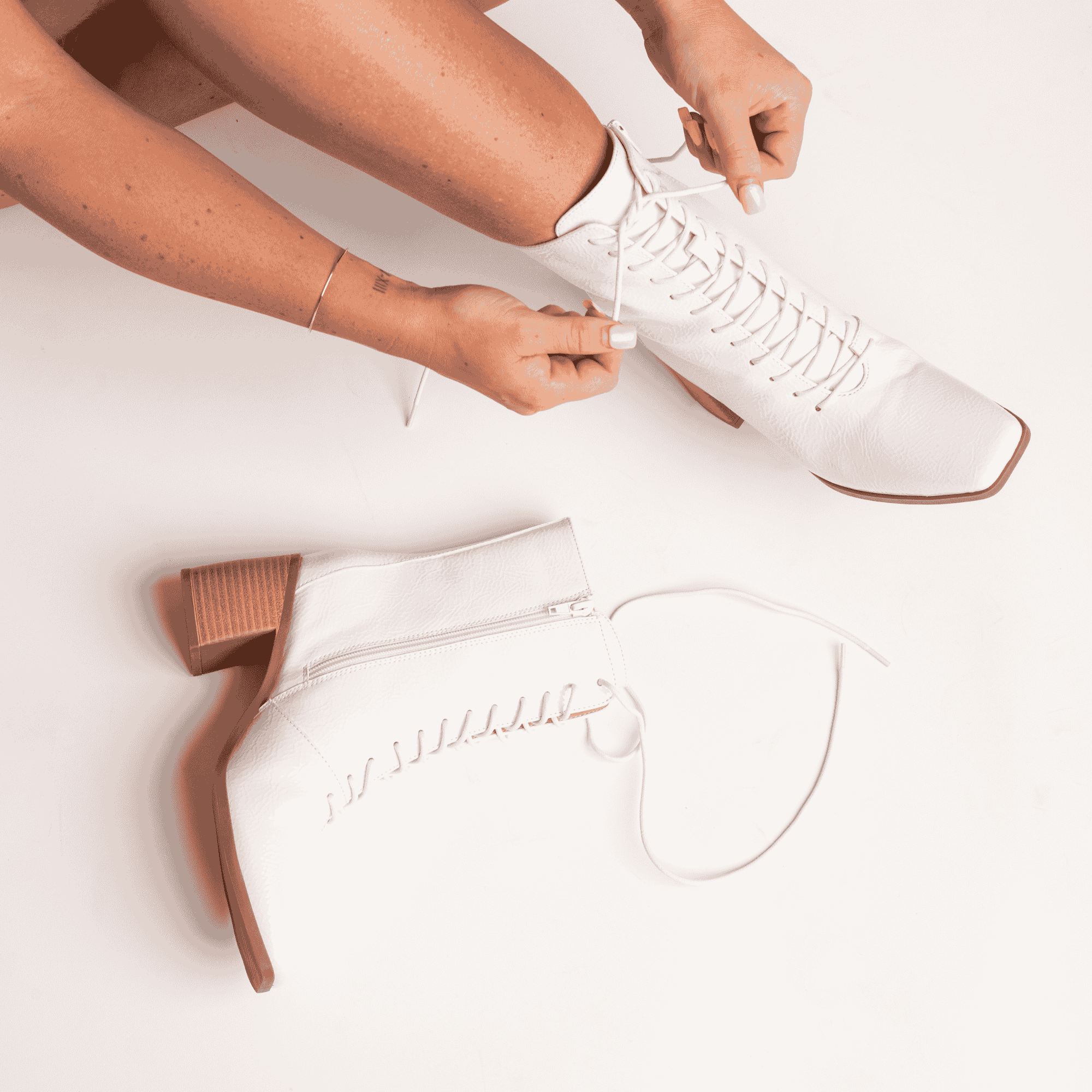 COVVA LACE-UP BOOTIES IN PATENT - Bone Patent