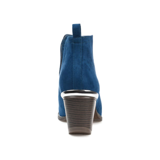 ISSLA CUTOUT BOOTIES IN WIDE