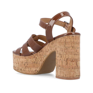 JANIA BLOCK HEELED SANDALS IN PATENT - Brown