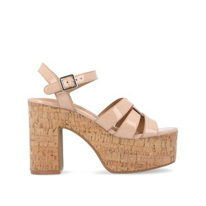 JANIA BLOCK HEELED SANDALS IN PATENT - Nude