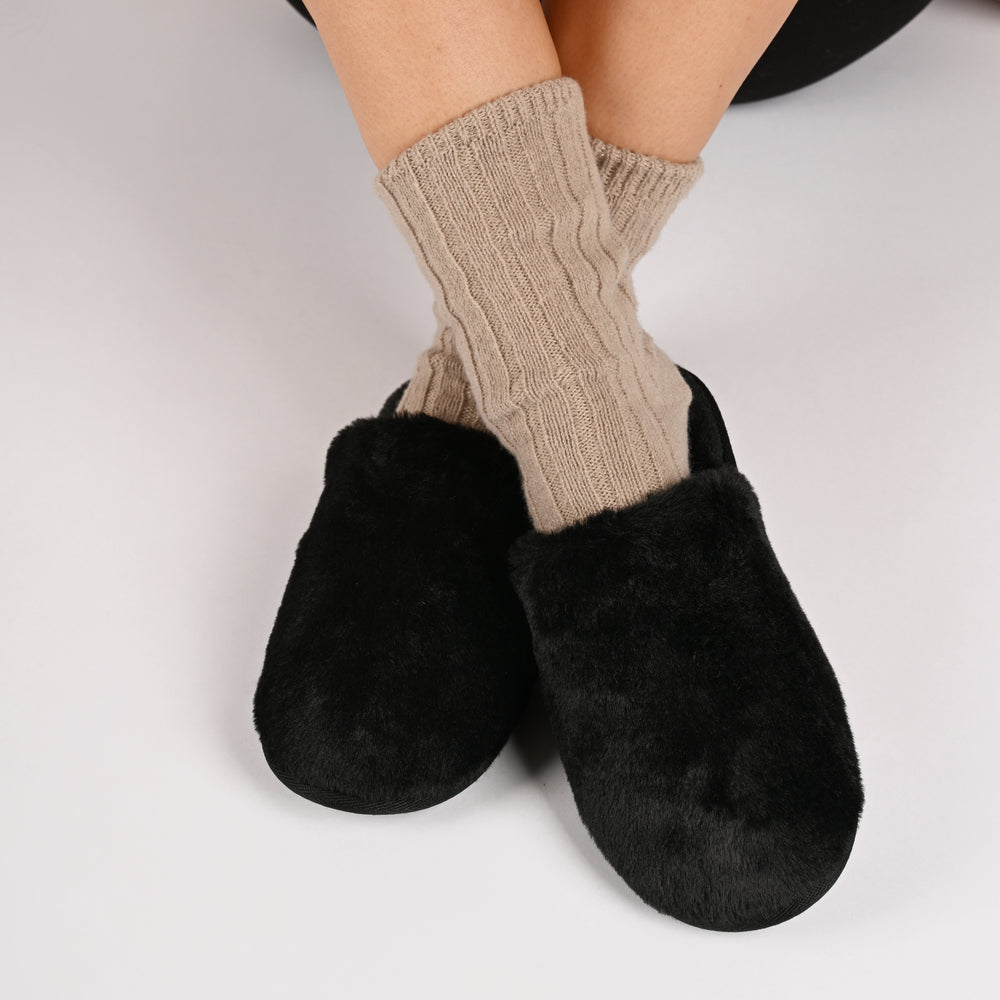 JAYDE SLIPPERS IN FAUX FUR