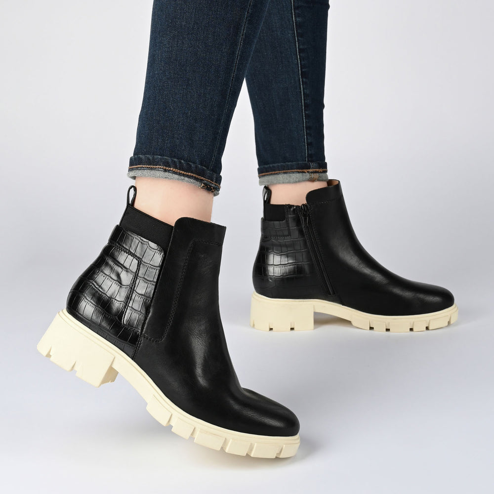 JEEVA BLOCK HEELED BOOTIES