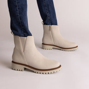 JUNNAH CHELSEA BOOTS IN WIDE