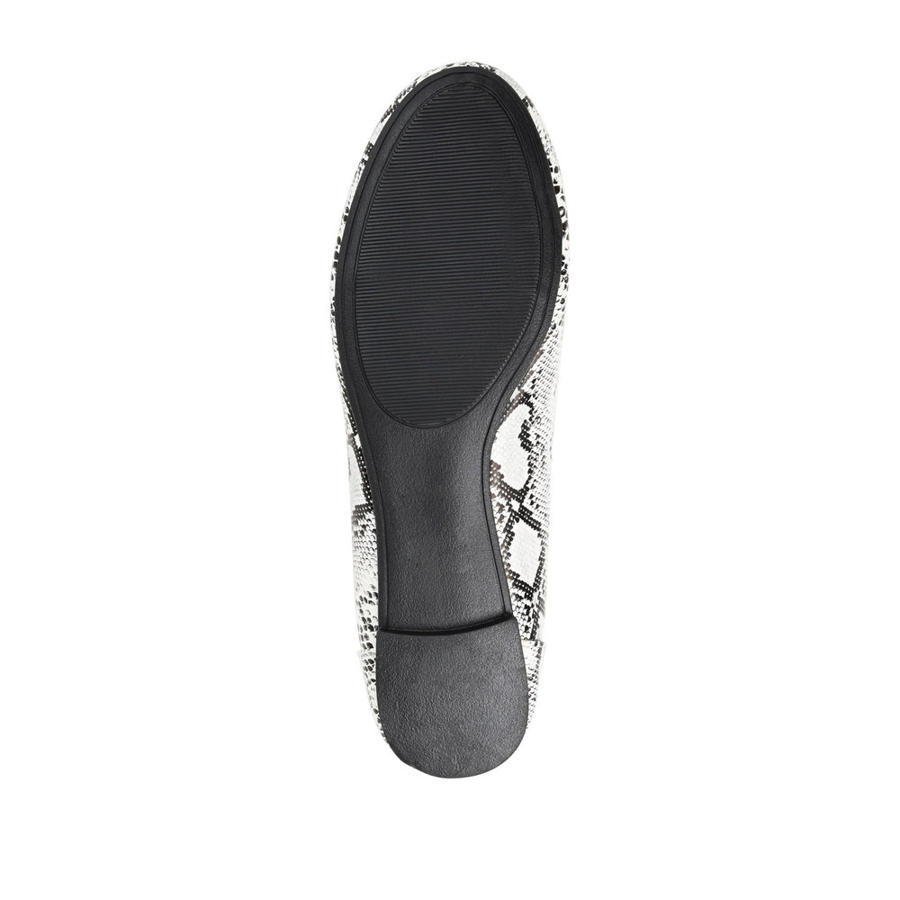 KAVN FAUX LEATHER FLATS IN WIDE