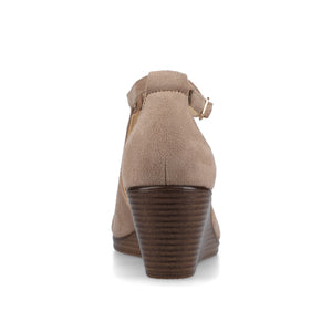 KEDZIE WEDGE HEELED SANDALS IN FAUX SUEDE