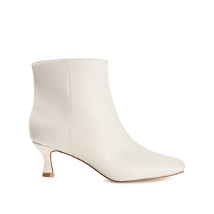 KELSSA POINTED TOE BOOTIES IN WIDE - Bone