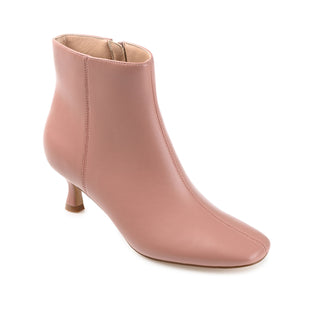 KELSSA POINTED TOE BOOTIES IN FAUX LEATHER