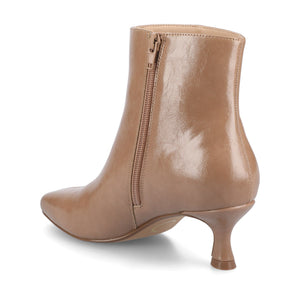 KELSSA POINTED TOE BOOTIES IN WIDE - Taupe Patent