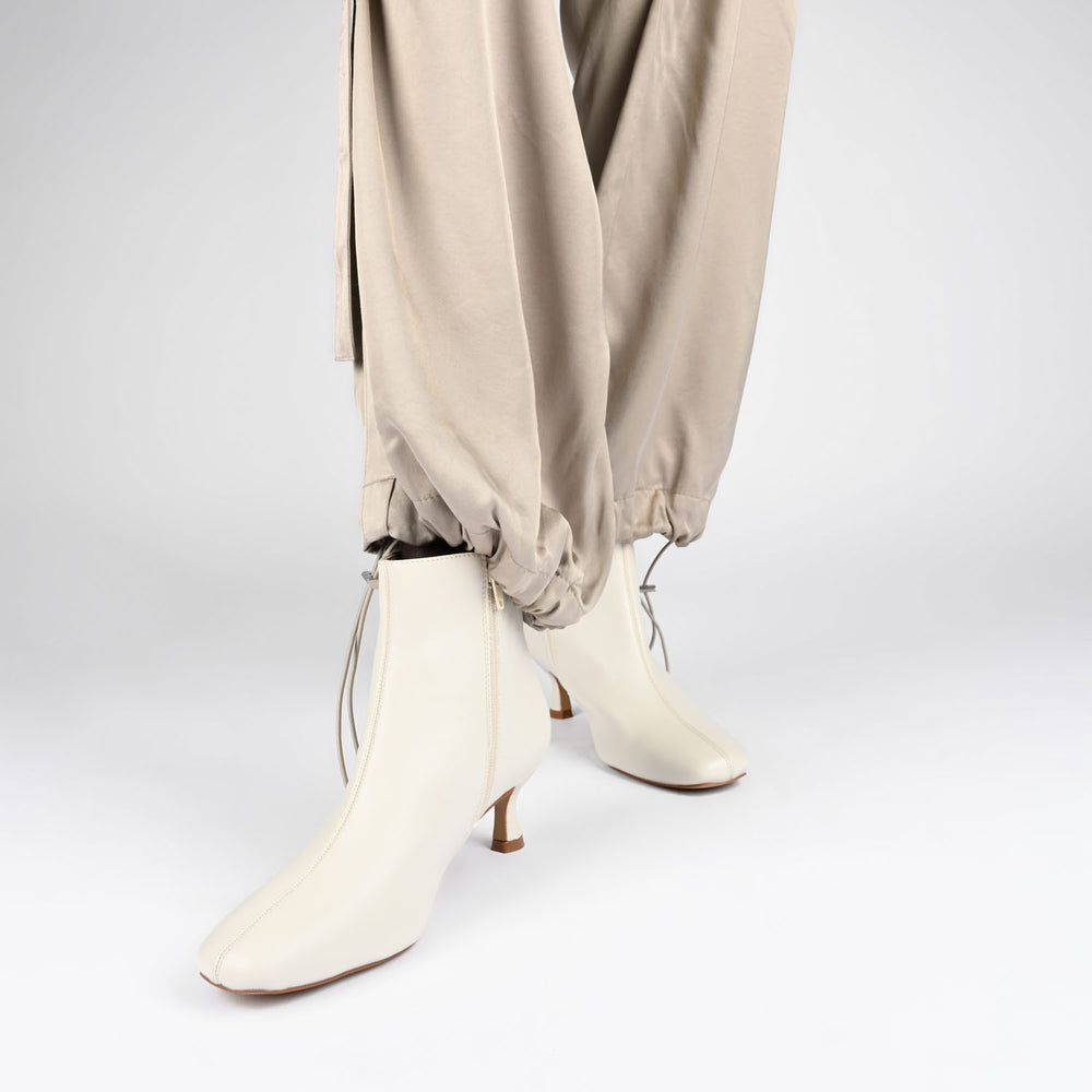 KELSSA POINTED TOE BOOTIES IN FAUX LEATHER