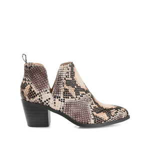 LOLA BLOCK HEELED BOOTIES IN WIDE - Snake