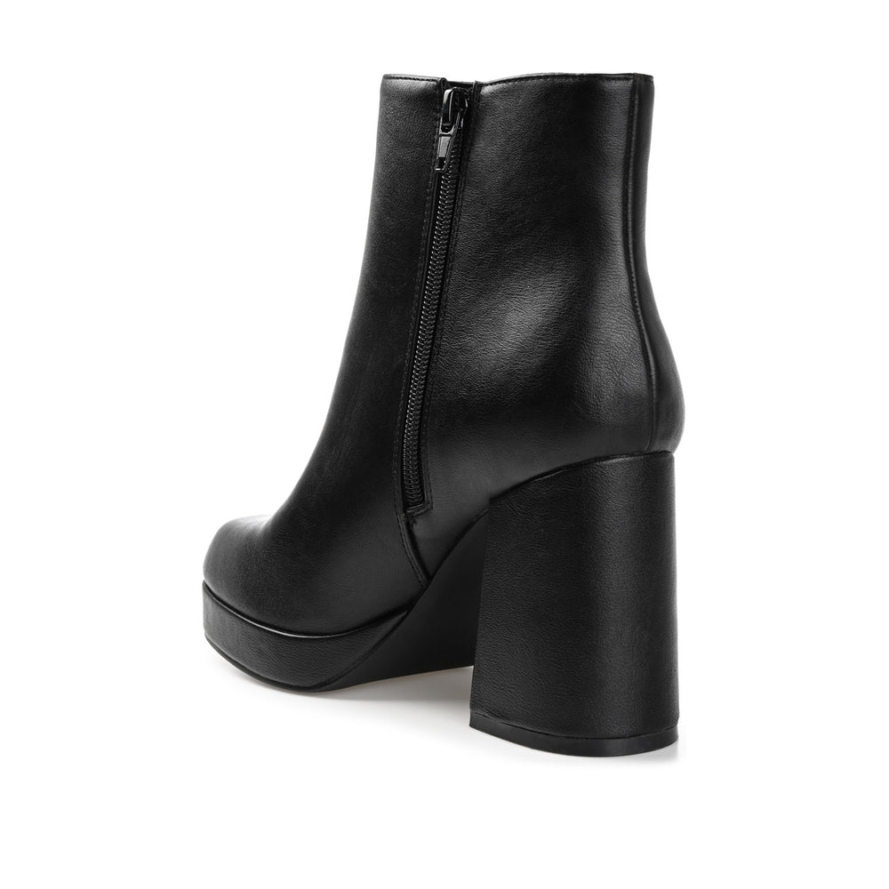 MOLLIE BLOCK HEELED BOOTIES IN PATENT