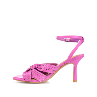 NAOMMI STRAPPY SANDALS