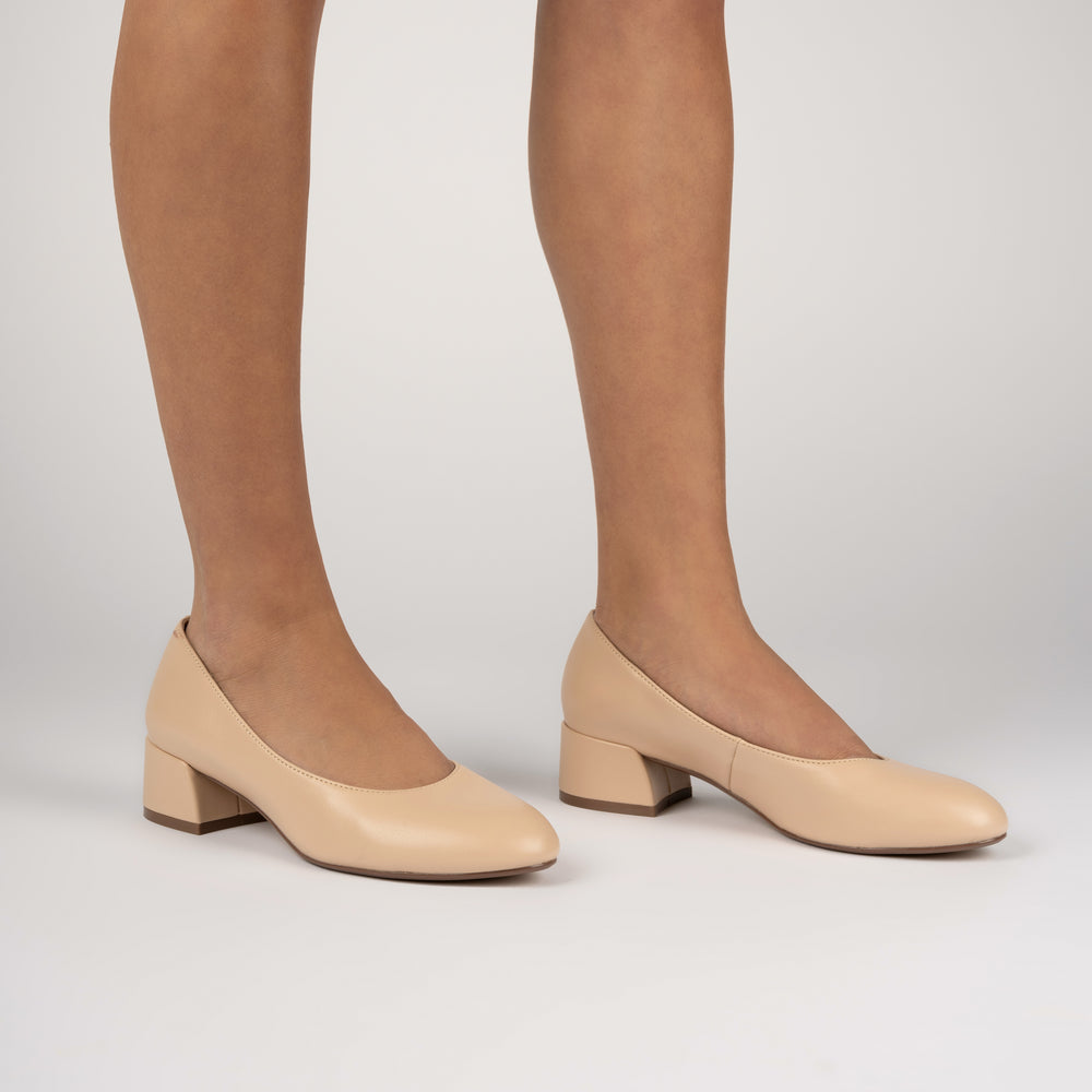 SAAR II BLOCK HEEL PUMPS IN FAUX LEATHER