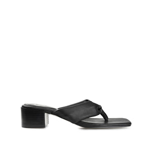 SEELAH BLOCK HEELED SANDALS IN VEGAN LEATHER - Black