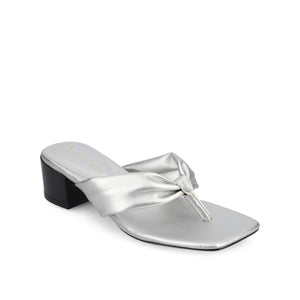 SEELAH BLOCK HEELED SANDALS IN FAUX LEATHER
