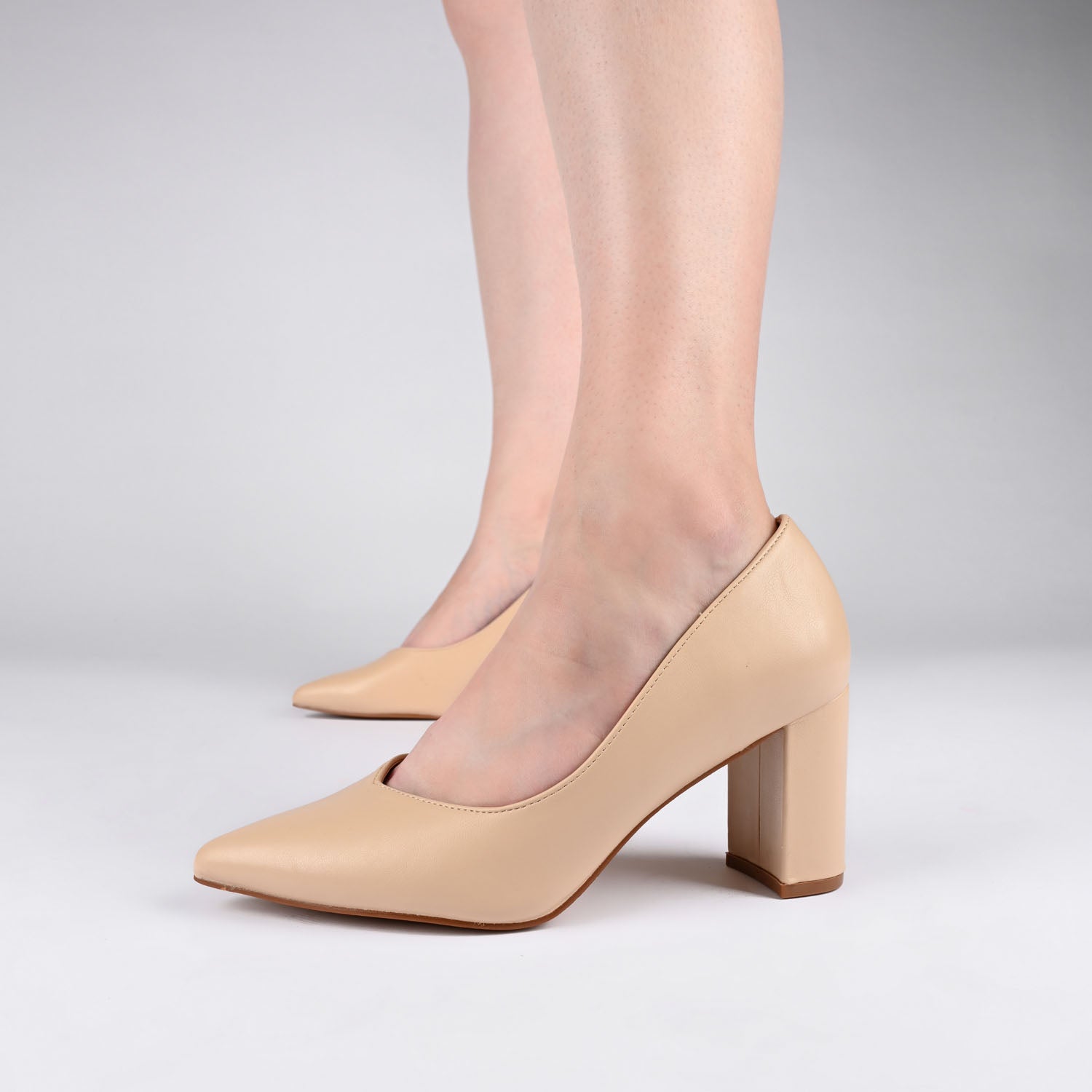 SIMONNE WARM SHADE PUMP HEELS IN NARROW - Shell