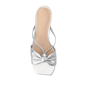 STARLING STATEMENT KITTEN HEELS IN WIDE - Silver