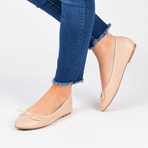 VIKA VEGAN LEATHER BALLET FLATS IN WIDE - Blush