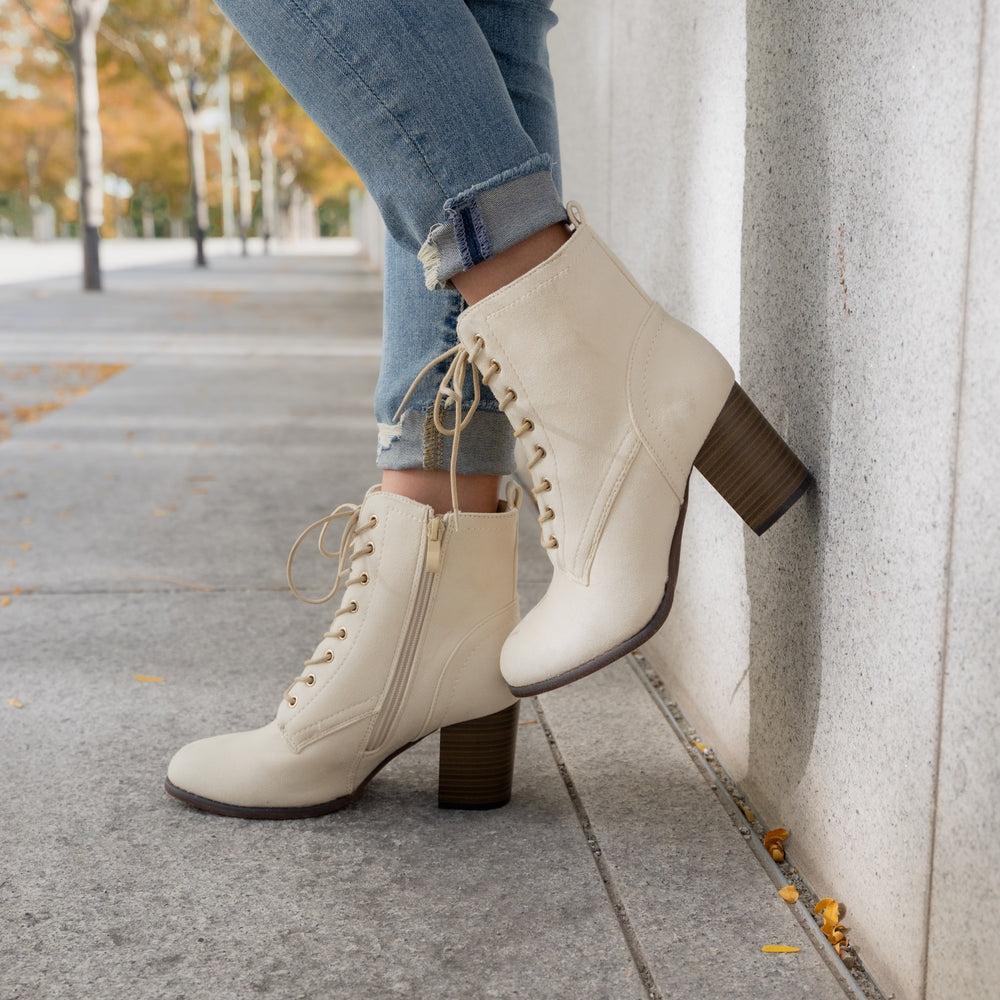 BAYLOR LACE-UP BOOTIES IN WIDE