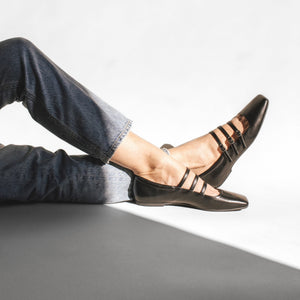 DARLIN STATEMENT FLATS IN WIDE - Black Patent