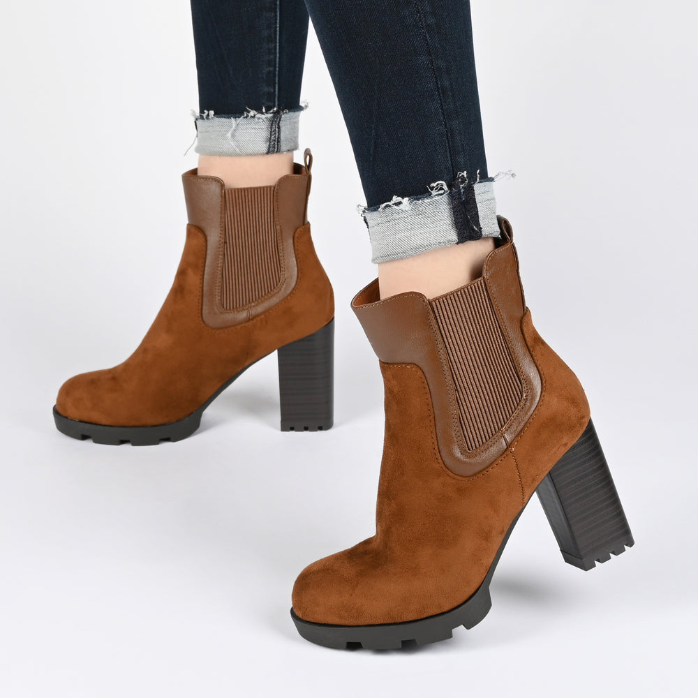 ISLANA CHELSEA BOOTIES IN FAUX LEATHER