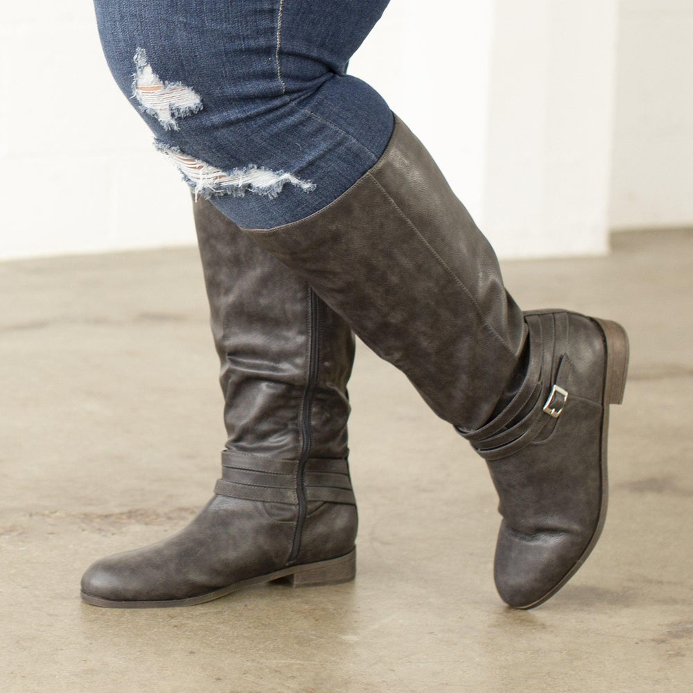 IVIE KNEE HIGH BOOTS IN FAUX LEATHER